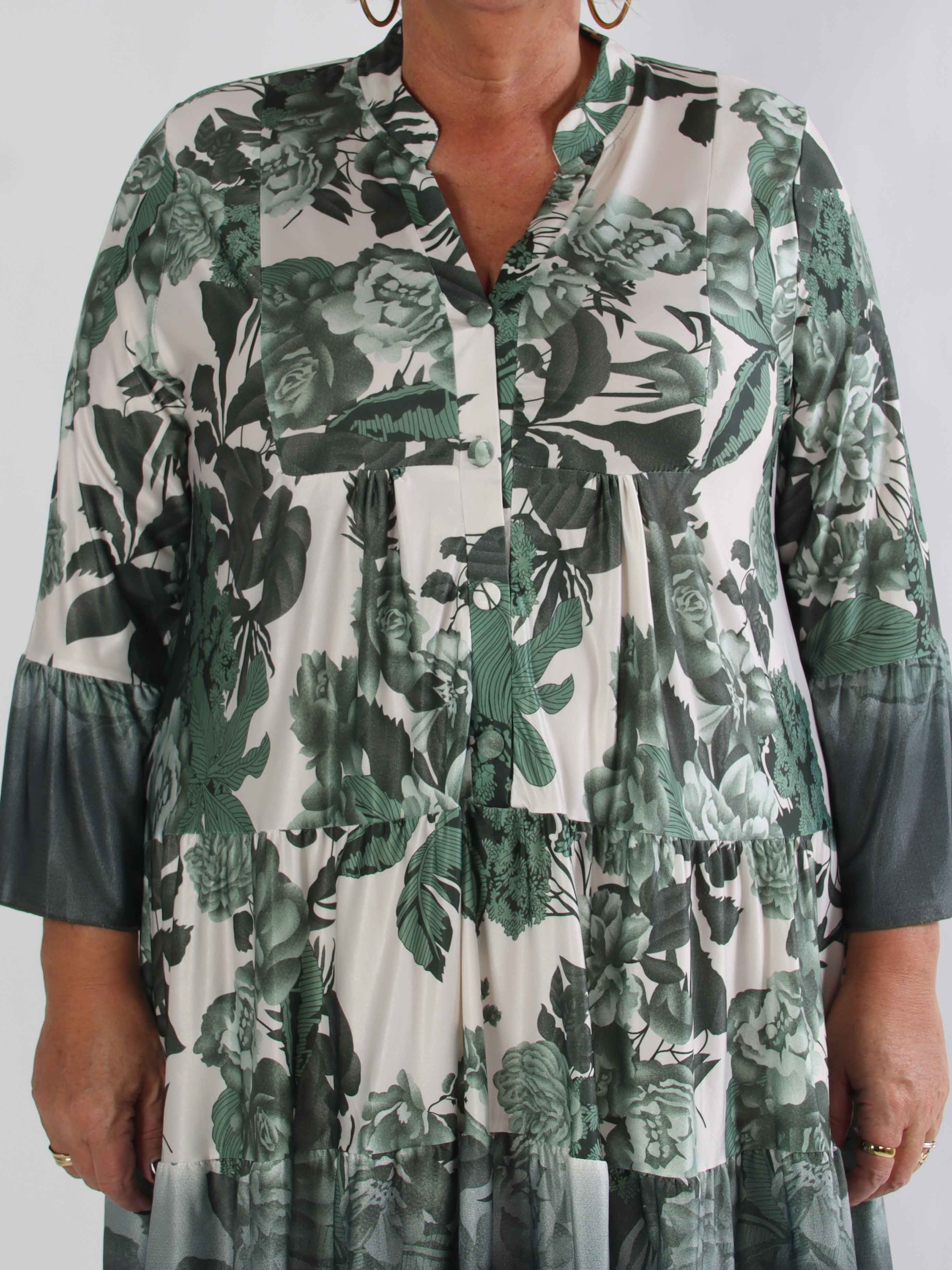 Milania Flower - Elastisk blomstret plus size kjole med flæselag